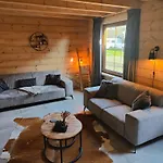 Alpehytte Momage Dichtbij Skiliften, Skiverhuur En Bikepark!