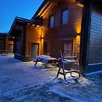 Chalet Momage Dichtbij Skiliften, Skiverhuur En Bikepark!