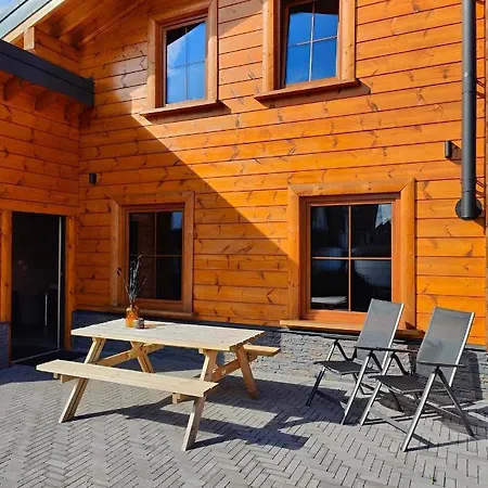 Momage Dichtbij Skiliften, Skiverhuur En Bikepark! Шале